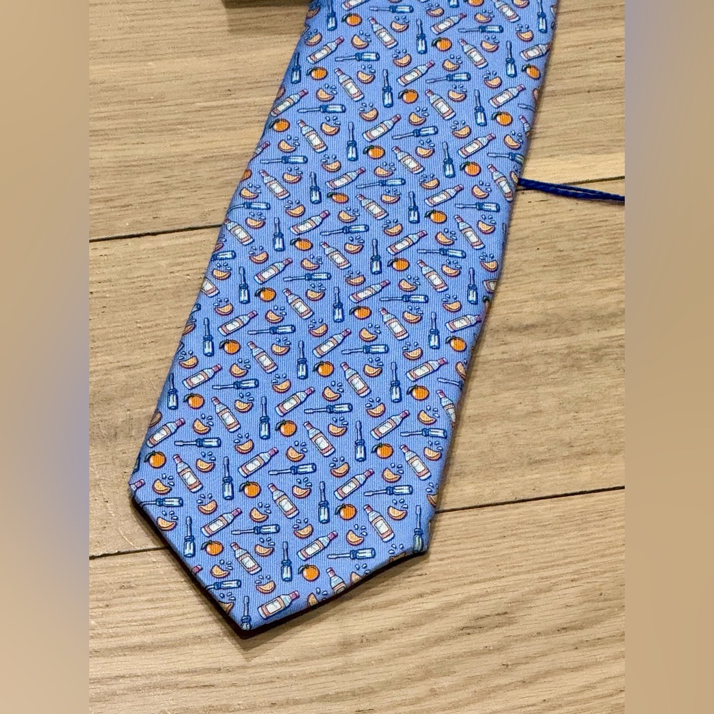Vineyard Vines Light Blue Screwdriver Pattern Tie